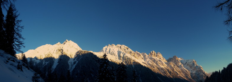 Der Morgen bringt traumhafte Blicke zu Habicht, Ilmspitzen und Kirchdachspitze (von links nach rechts) © Martin Wolf