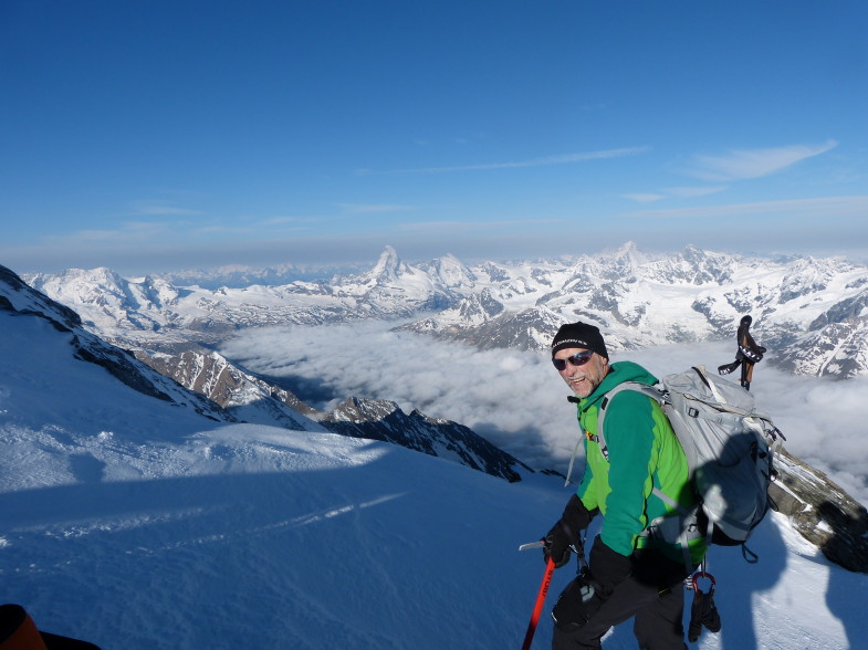 Luis im letzten Drittel des Festigrats mit Blick zum Matterhorn