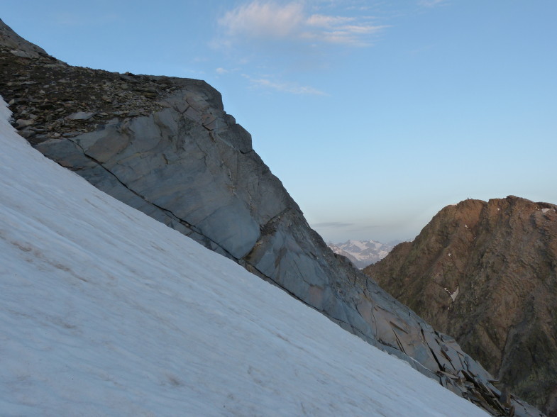 Schlüsselstelle mit Stahlseil entschärft. Kann mna auch im Schnee umgehen.