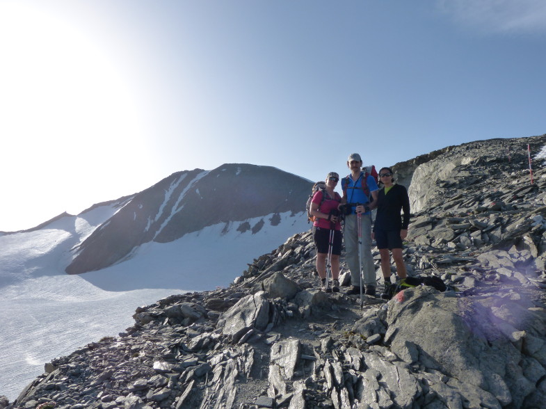 Marlene, Simon und Tina unterhalb der HStubaihütte