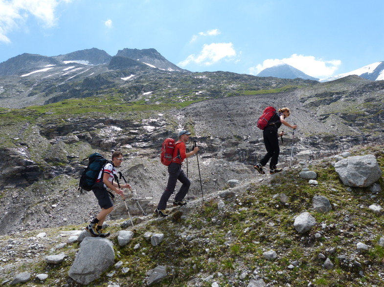 Hinauf über Gletscherschliff...Jürgen, Martin und Reinhilde