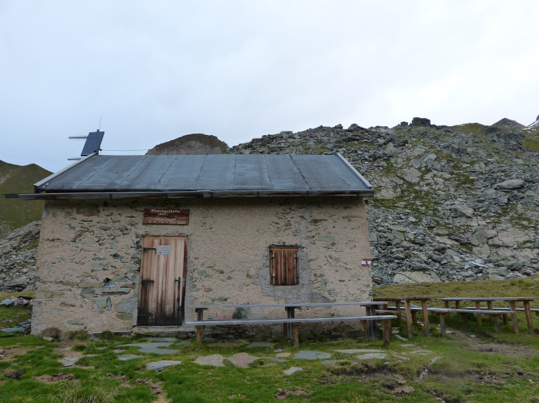 Die geschlossene Sterzinger Hütte