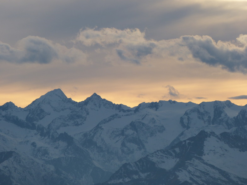 Die Stubaier in der Abendsonne...Schrankogel und Schrandele..das Wilde Hinterbergl (links nach rechts)
