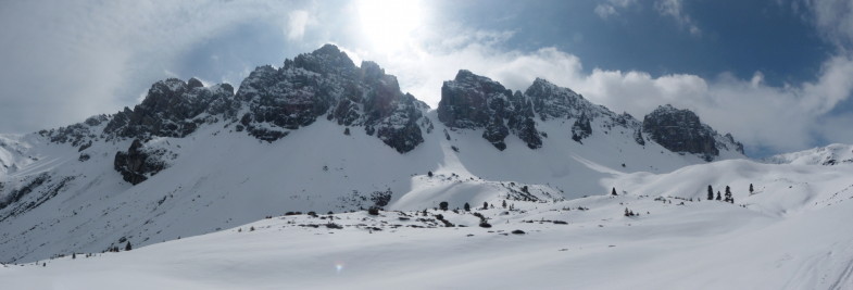 An der Adolf- Pichler- Hütte