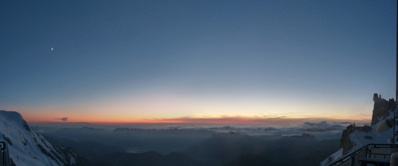 Sonnenuntergang auf der Cosmiques Hütte 3613m