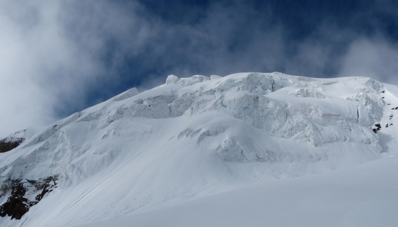Gletscherbruch am Weg zum Gipfel