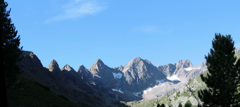 Das wunderschöne Mittertal mit dem impossanten Mittergrat- Roter Kogel- Wechnerwand und den Wechnerkögeln