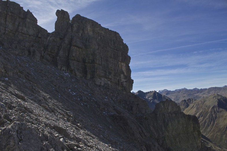 Eben hinüber aus der Seespitzscharte zum Normalanstieg auf die Schlicker Seespitze (unterhalb des Felswandaufschwunges)