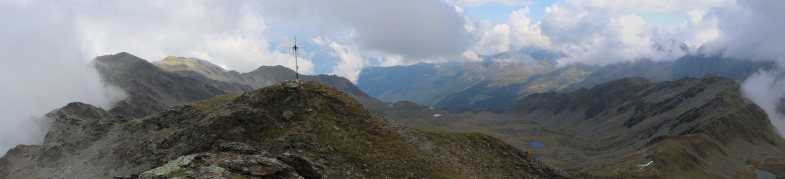 Roter Kogel mit Kastengrat (rechts)...bis hinaus in die Sonne sind wir gegangen (Fotscher Windegg)