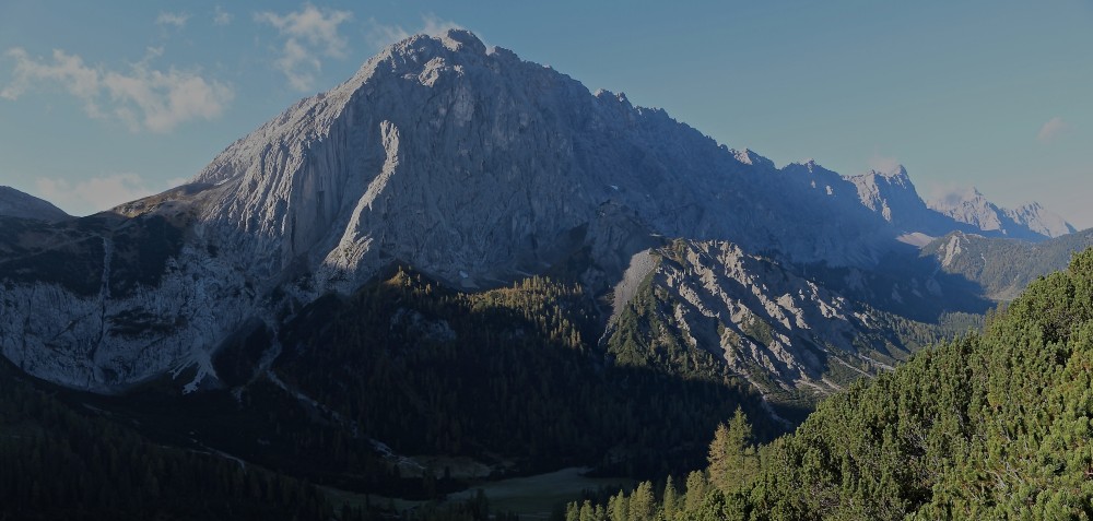 Blick zum Lafatscher an der Hallerangeralm