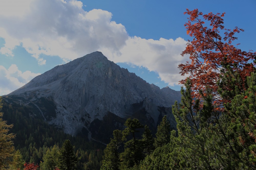 Herbst im Karwendel mit Blick zum Lafatscher Rosskopf und dem Kleinen Lafatscher
