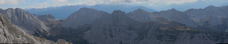 Gipfelpanorama Jägerkarlspitze mit Blick zu den Stempelspitzen, Thaurer Jochspitze, Rumerspitze, davor das Gleirschtaler Brandjoch.....