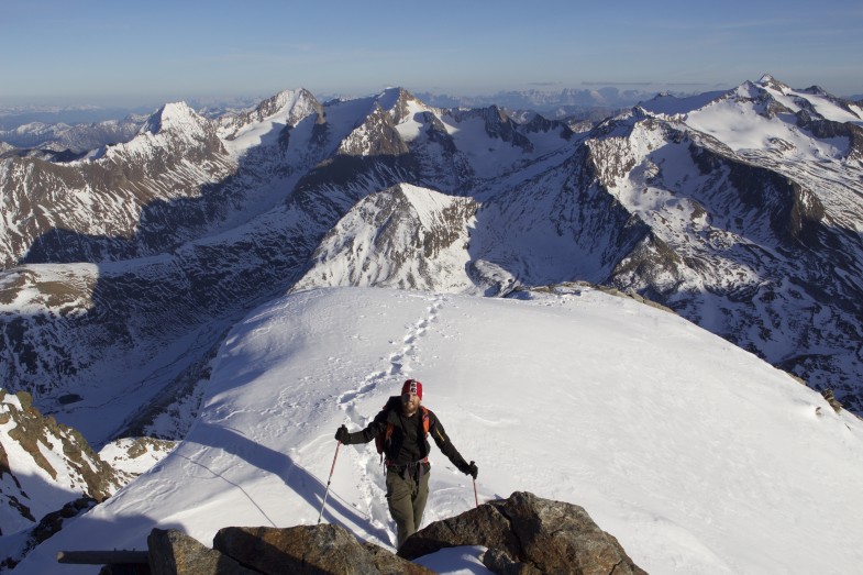 Auch Simon hat es dann geschafft, im Hintergrund Granatenkogel, Hochfirst, Liebener Spitze und der Kirchenkogel
