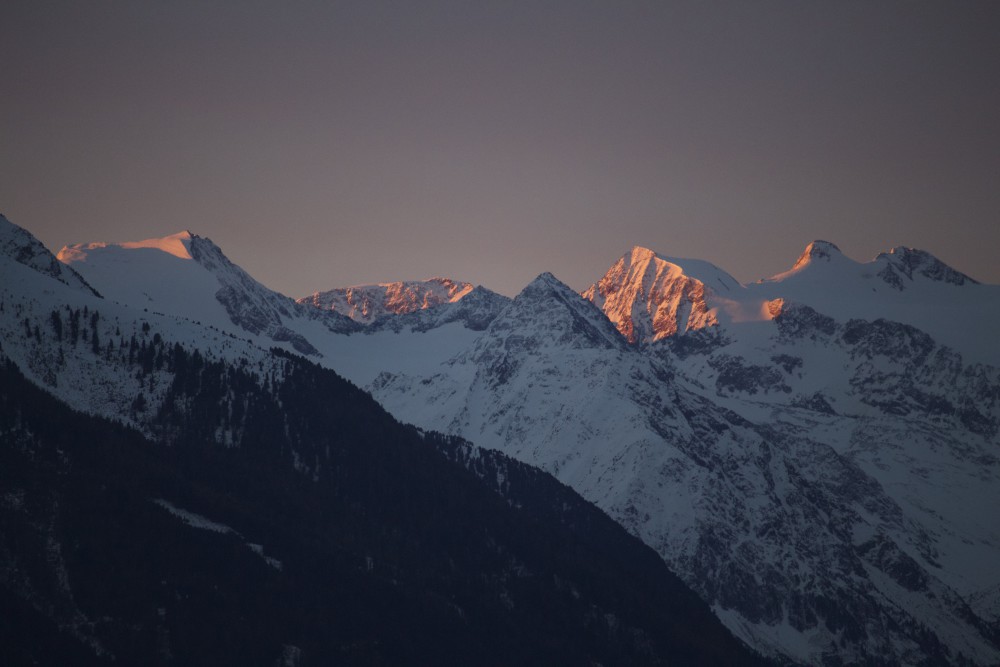 Die Stubaier im ersten Sonnenlicht