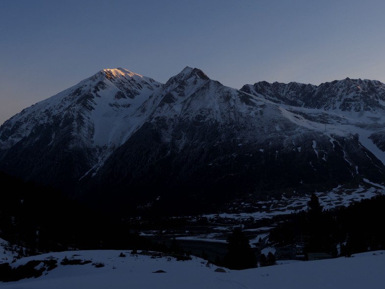 Am Pirchkogel kommen die ersten Sonnenstrahlen an