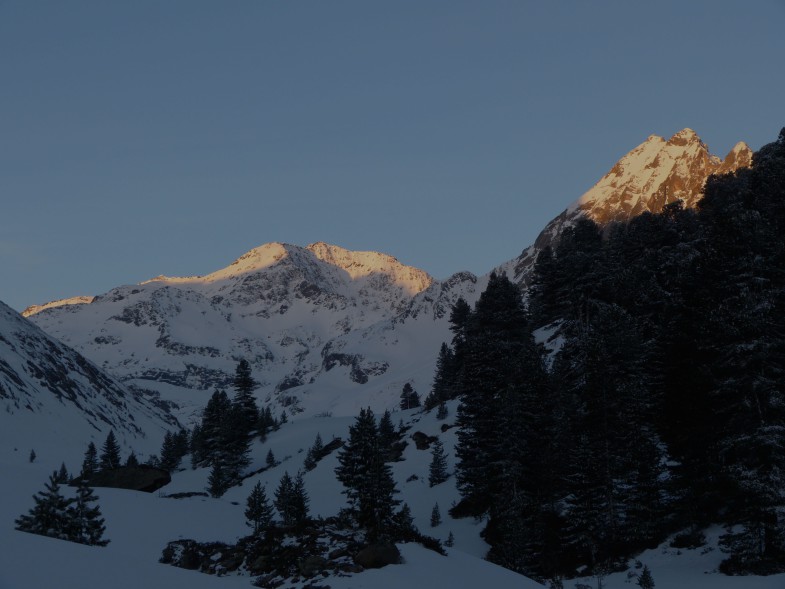 Der Hochreichkopf, rechts der markante Mittergrat