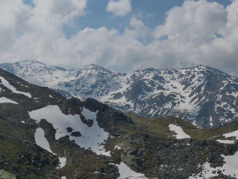 Ausblick zu Kreuzspitze (links) und Morgenkogel (rechts)
