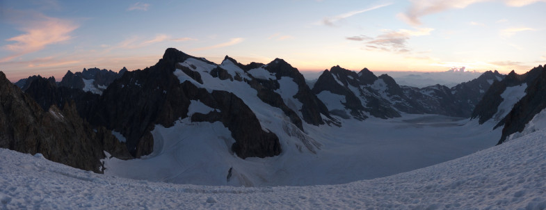 Anstieg zum Dom des Ecrins am frühen Morgen