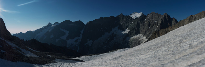 Anstieg Grand Ruine, rechts der Bildmitte der Dome de Neiges. Sollte am Donnerstag folgen!