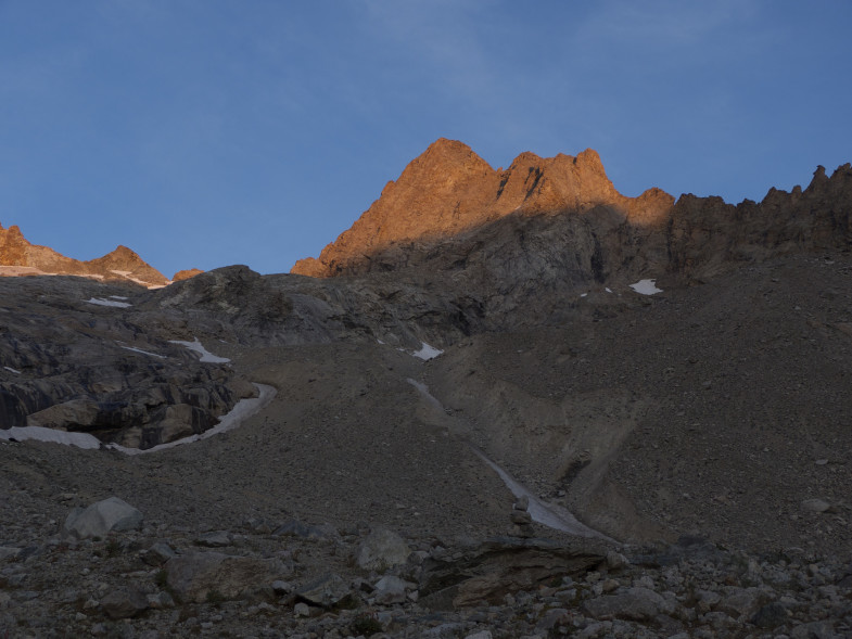 Nochmals ein Überblick, rechts oben das Refuge du Pave