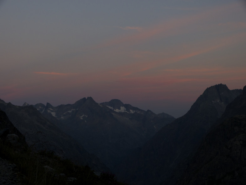 Morgenröte am Weg zum Refuge Ecrins
