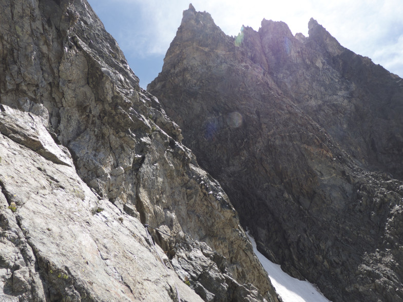 Aufstieg ins Col Ecrins mittels "Kabeln"