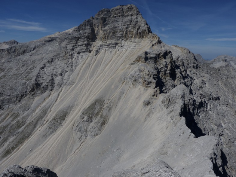 Die markante Birkkarspitze hoch über dem östlichen Birkkar