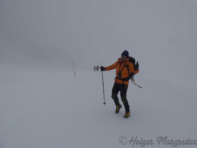 Flo tanzt am Gletscher?! Die Höhe nicht vertragen? :-)