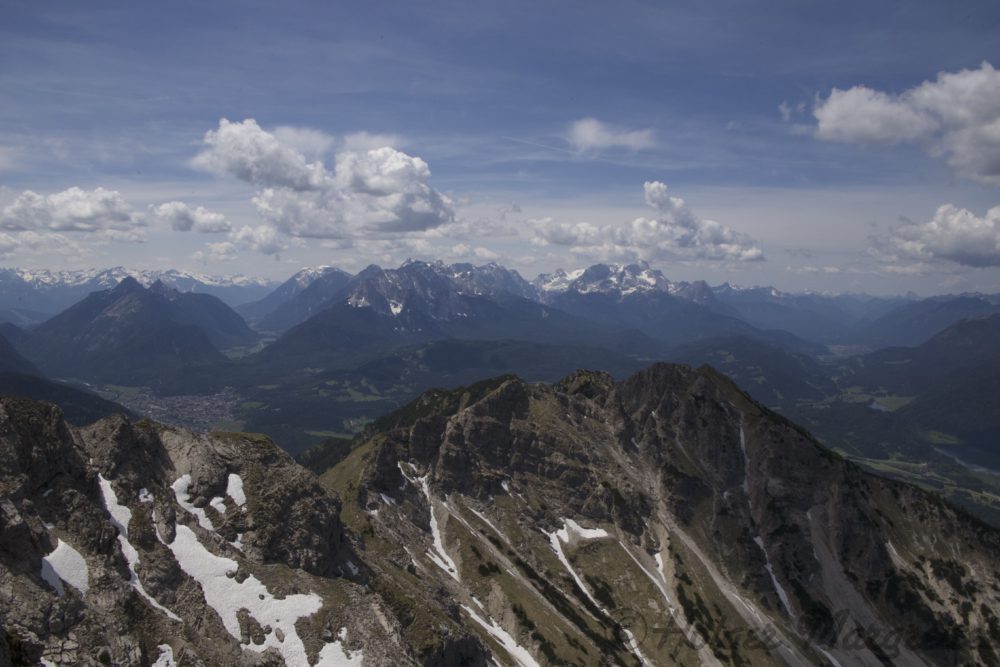 Blick zum Seinskopf- dahinter Zugspitze- Hohe Munde und Co